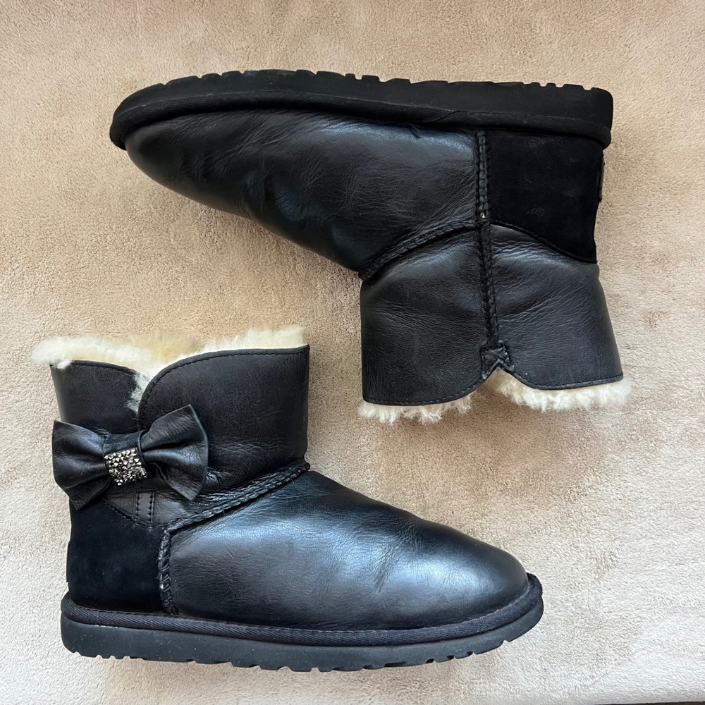 UGG Australia Mini Bailey Black Leather Boots Women 6‎ Rhinestone Bow Sheepskin